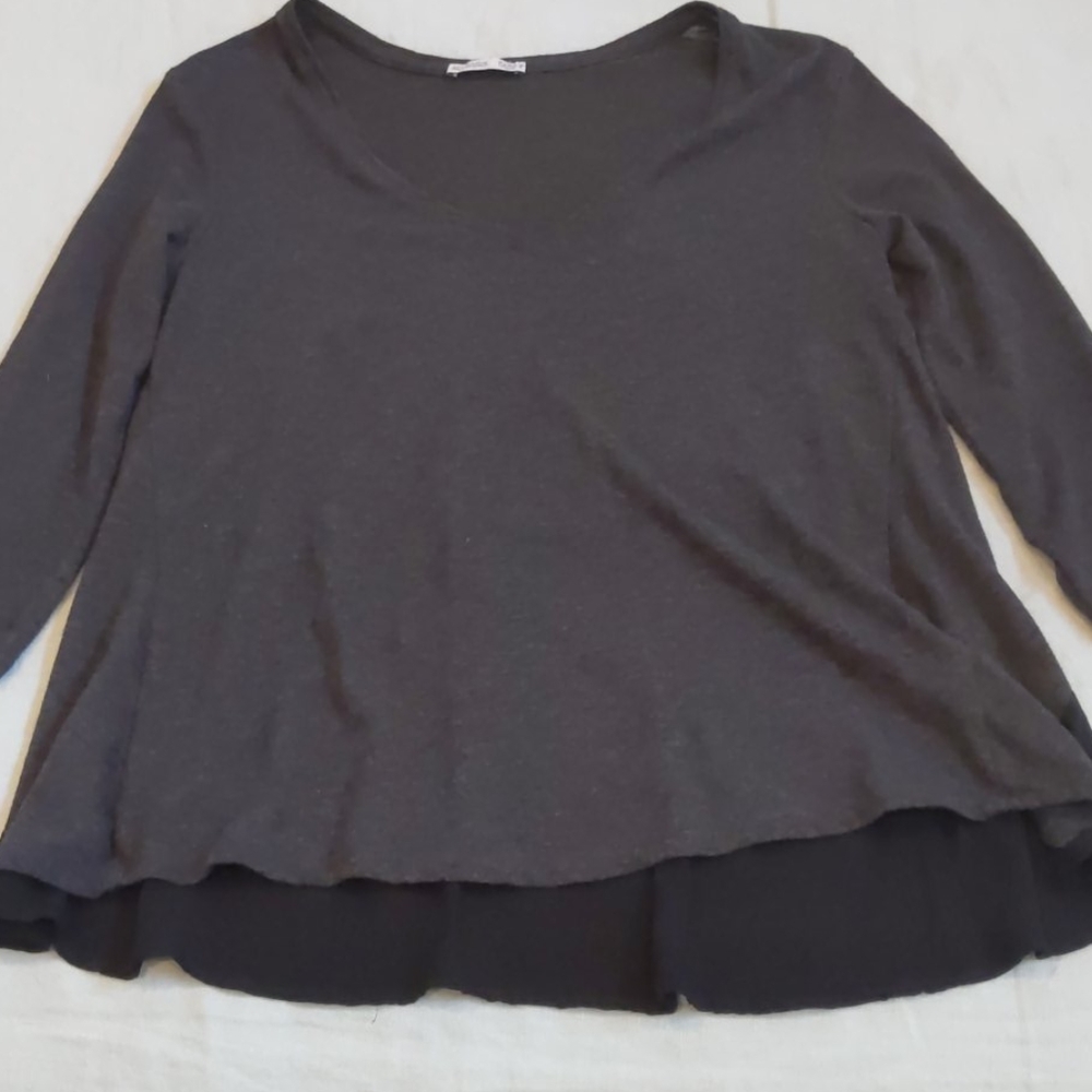 ❌Zara gray & black hi-lo top❌